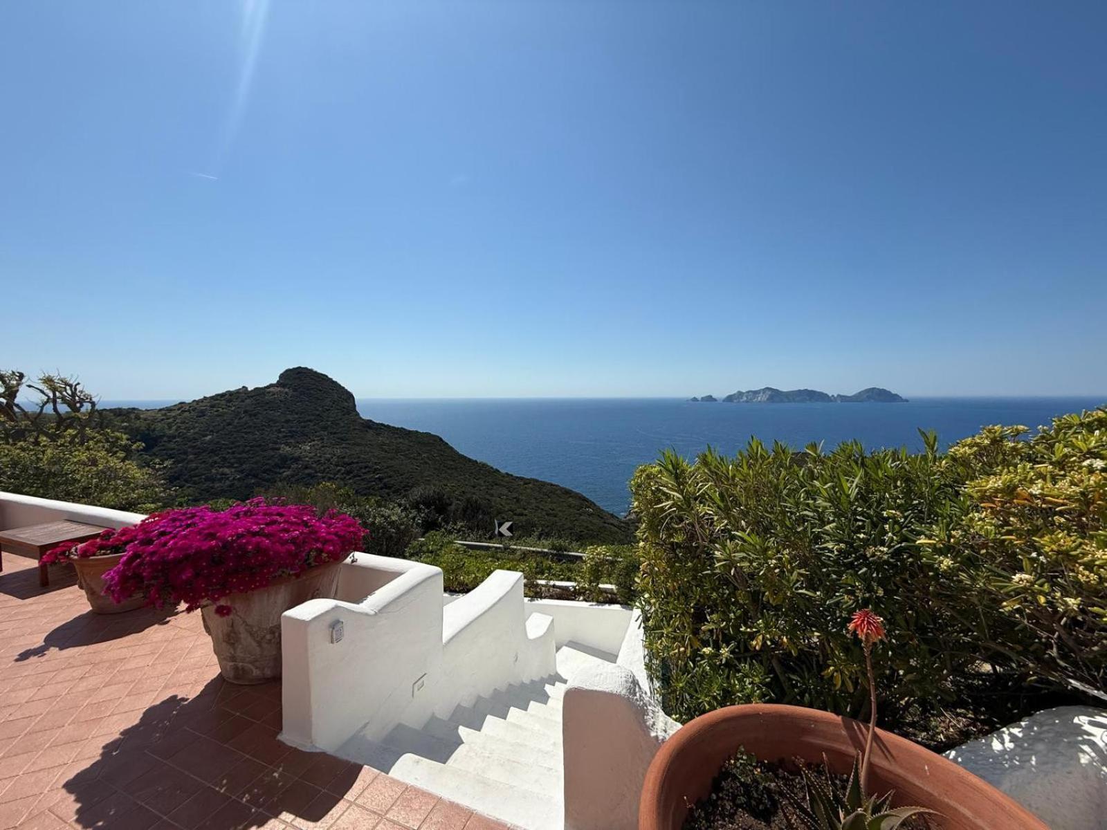 Guest House Villa Il Gabbiano Ponza Exterior foto